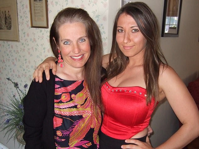 Charlotte y su hija Kayla Laws