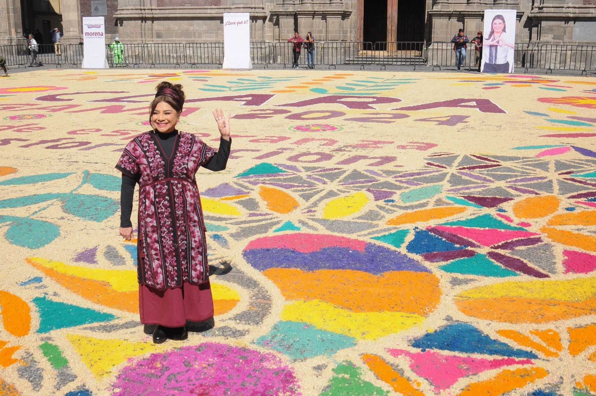 Clara Brugada contenta cierra su precampaña a la Jefatura de la CDMX