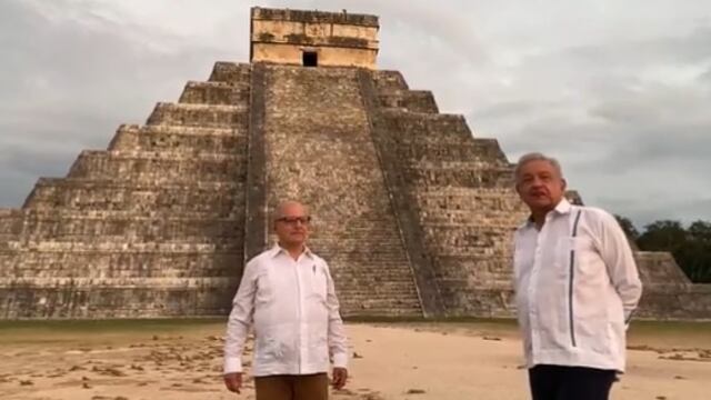 Diego Prieto, director del INAH, y AMLO