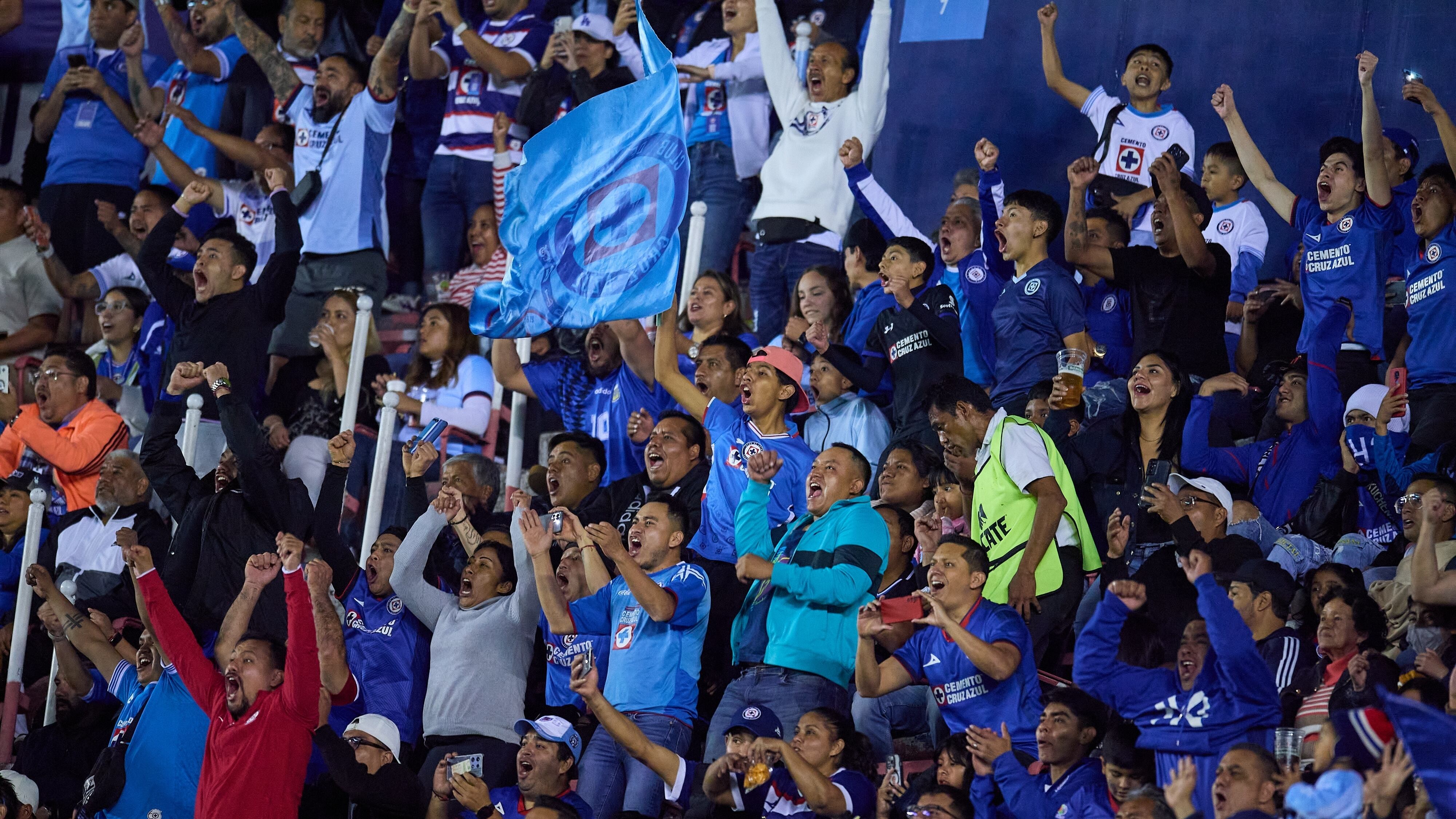 “100 años de historia por tus árbitros”: Fans de Cruz Azul mandan mensaje al América previo al Clásico Joven