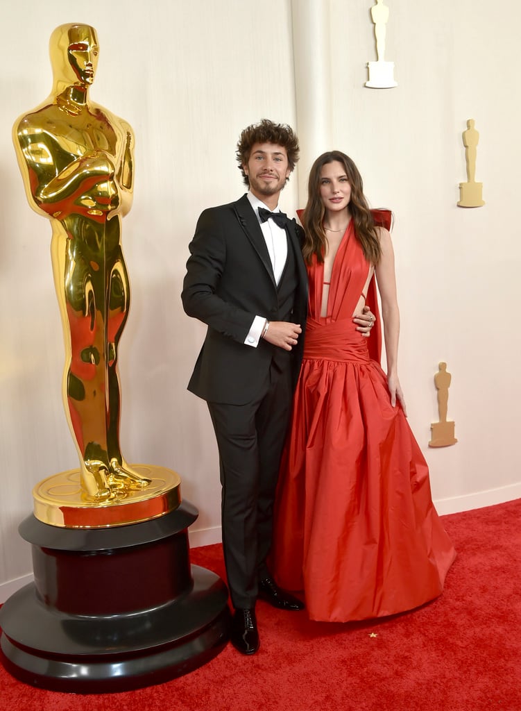 Juanpa Zurita y Macarena Achaga en los premios Oscar 2024.