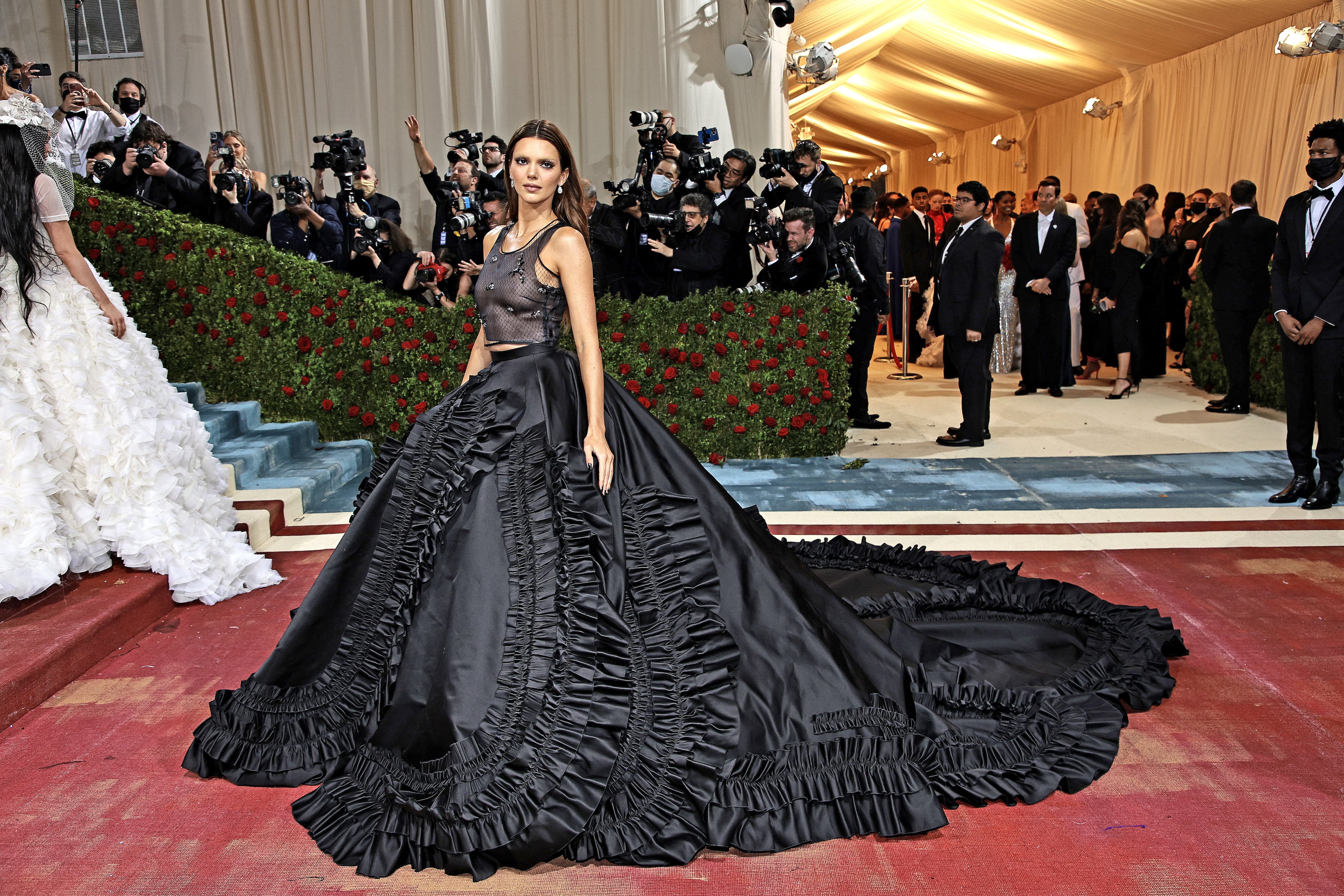 MET Gala 2022: 10 famosos que sí cumplieron con el theme “Gilded Glamour”