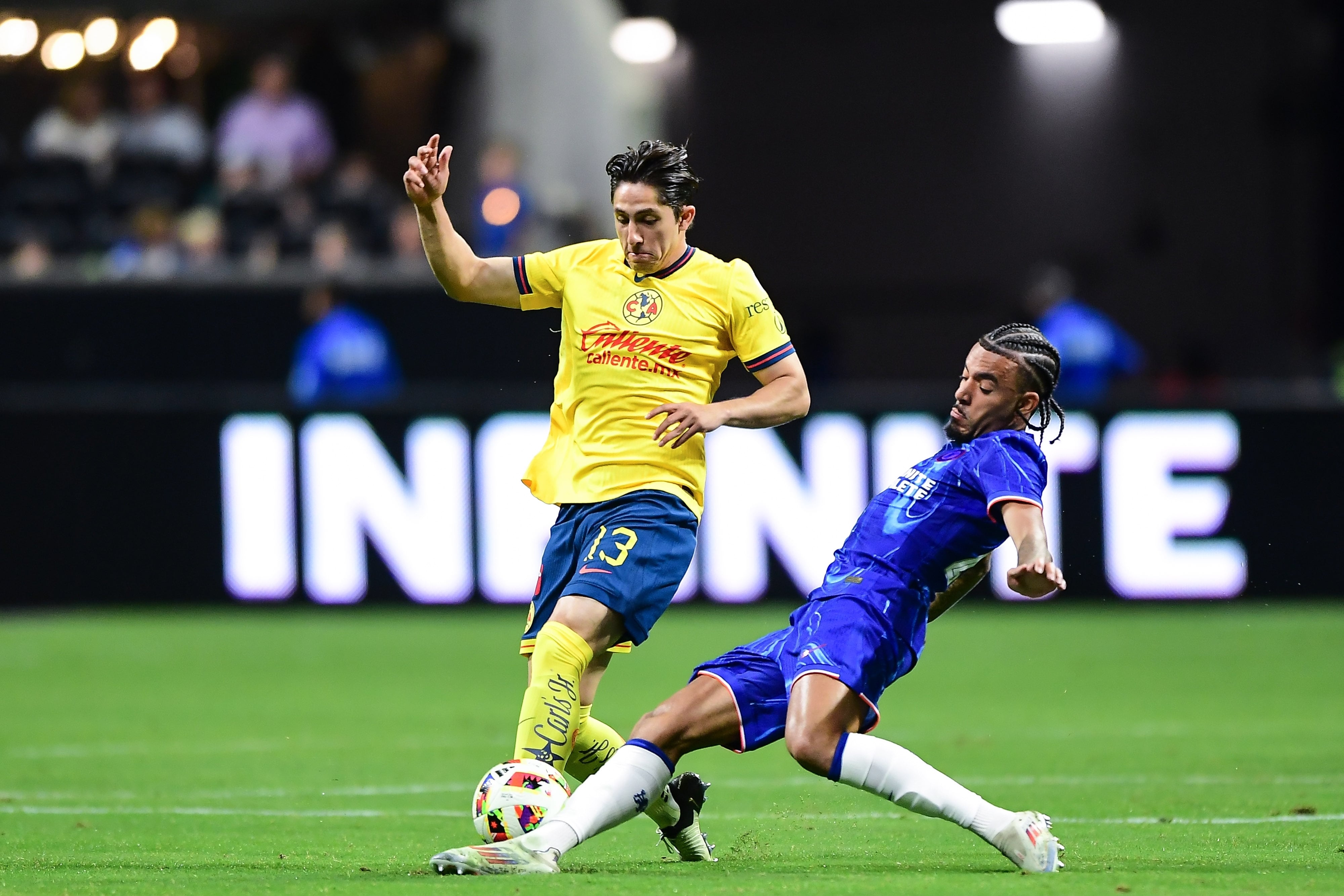 Alan Cervantes, jugador del América, lanzó nuevo dardo a las Chivas