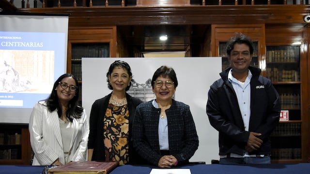 La rectora y doctora Cedillo Ramírez mencionó la importancia de conservar el acervo histórico.