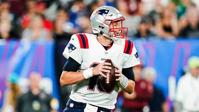 Mac Jones será el titular de los New England Patriots en la nueva temporada de la NFL.