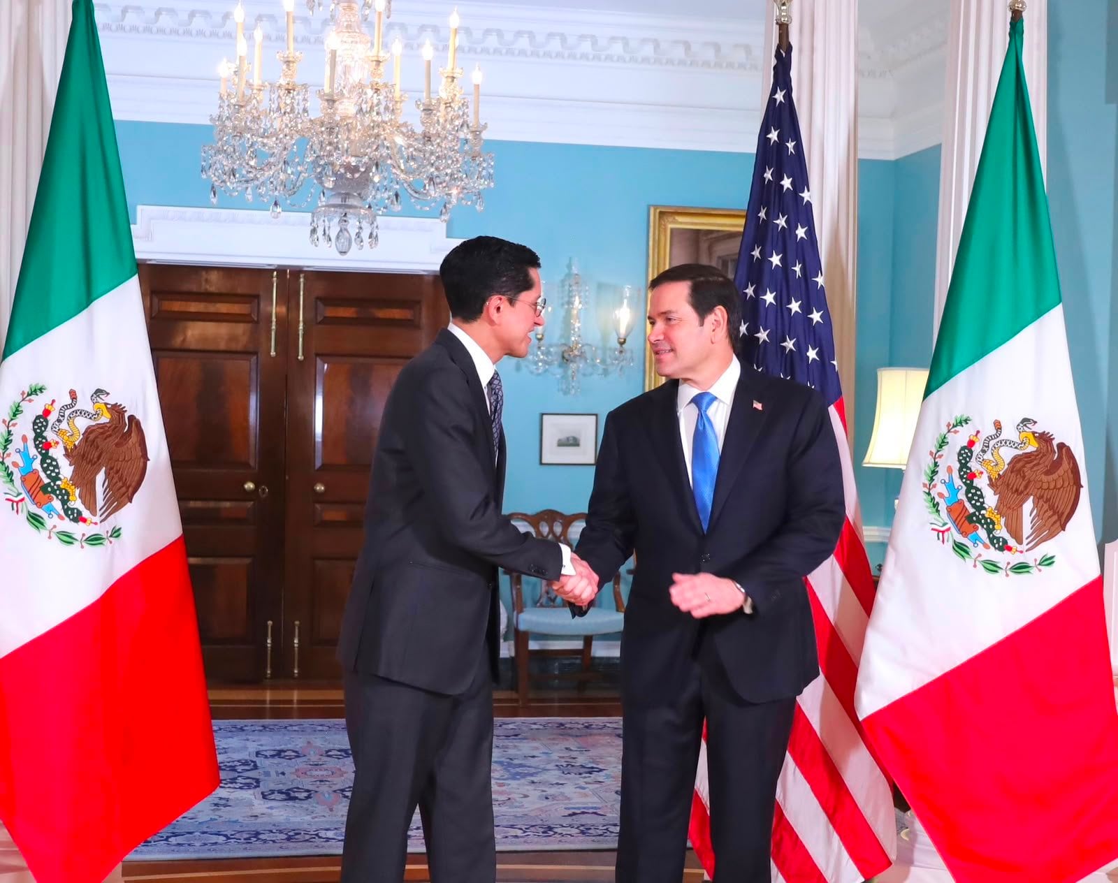 Roberto Velasco defiende ante Marco Rubio soberanía y colaboración sin subordinación