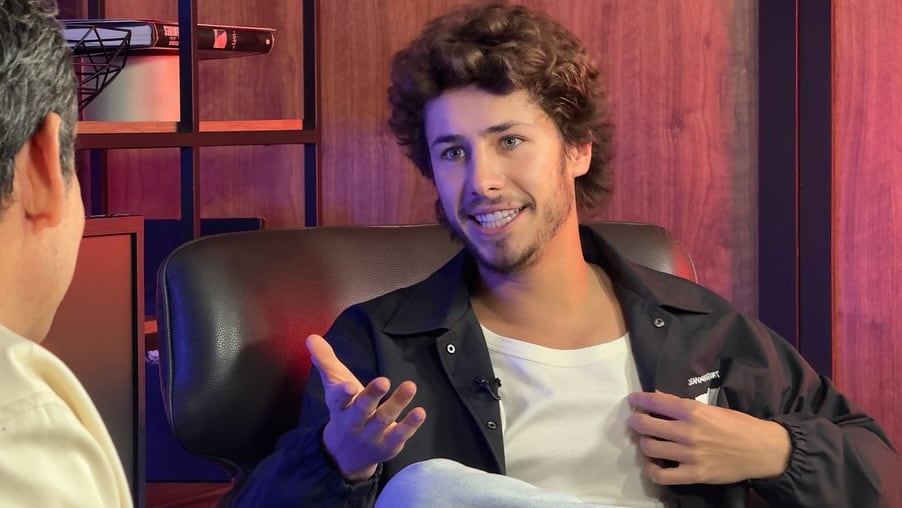 Juanpa Zurita en la entrevista con Yordi Rosado