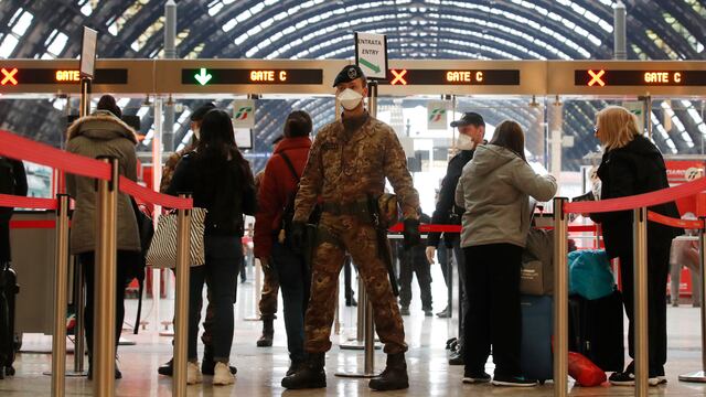 Terminal de trenes en Milán, Italia