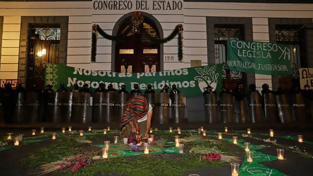 Protesta en el Congreso de Puebla por el aborto legal
