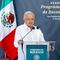 AMLO toma con humor que maestros no lo dejaran entrar a la mañanera