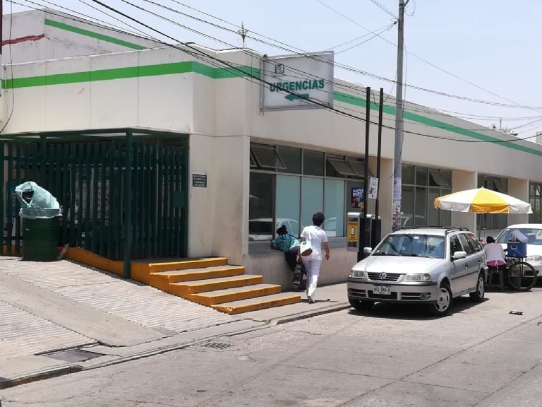 EN IMSS DE TULANCINGO UN BEBÉ NACIÓ EN LOS BAÑOS Y CAYÓ AL RETRETE