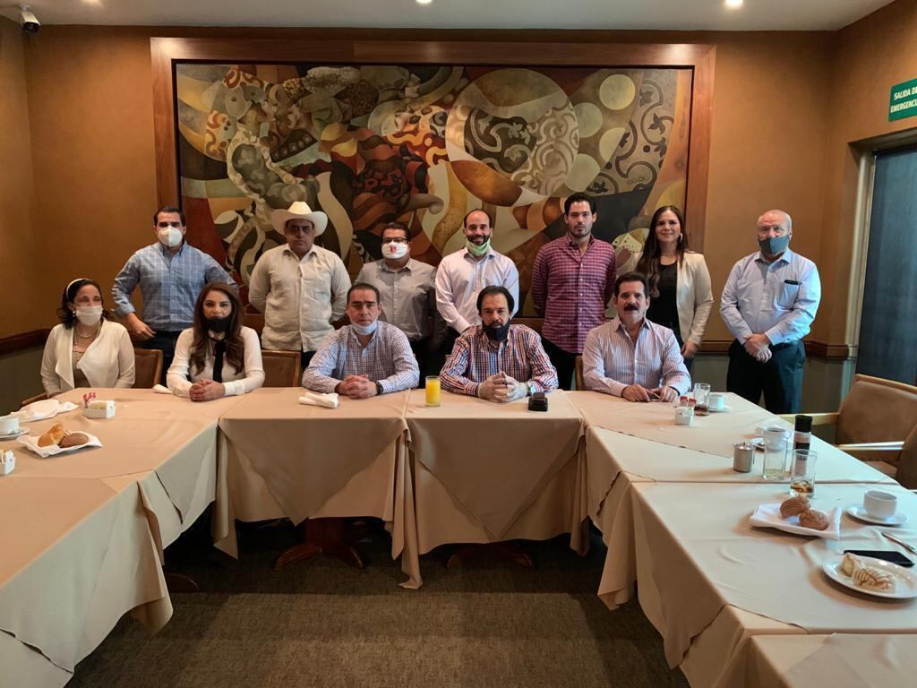 Apoyan a Heriberto Treviño Cantú.