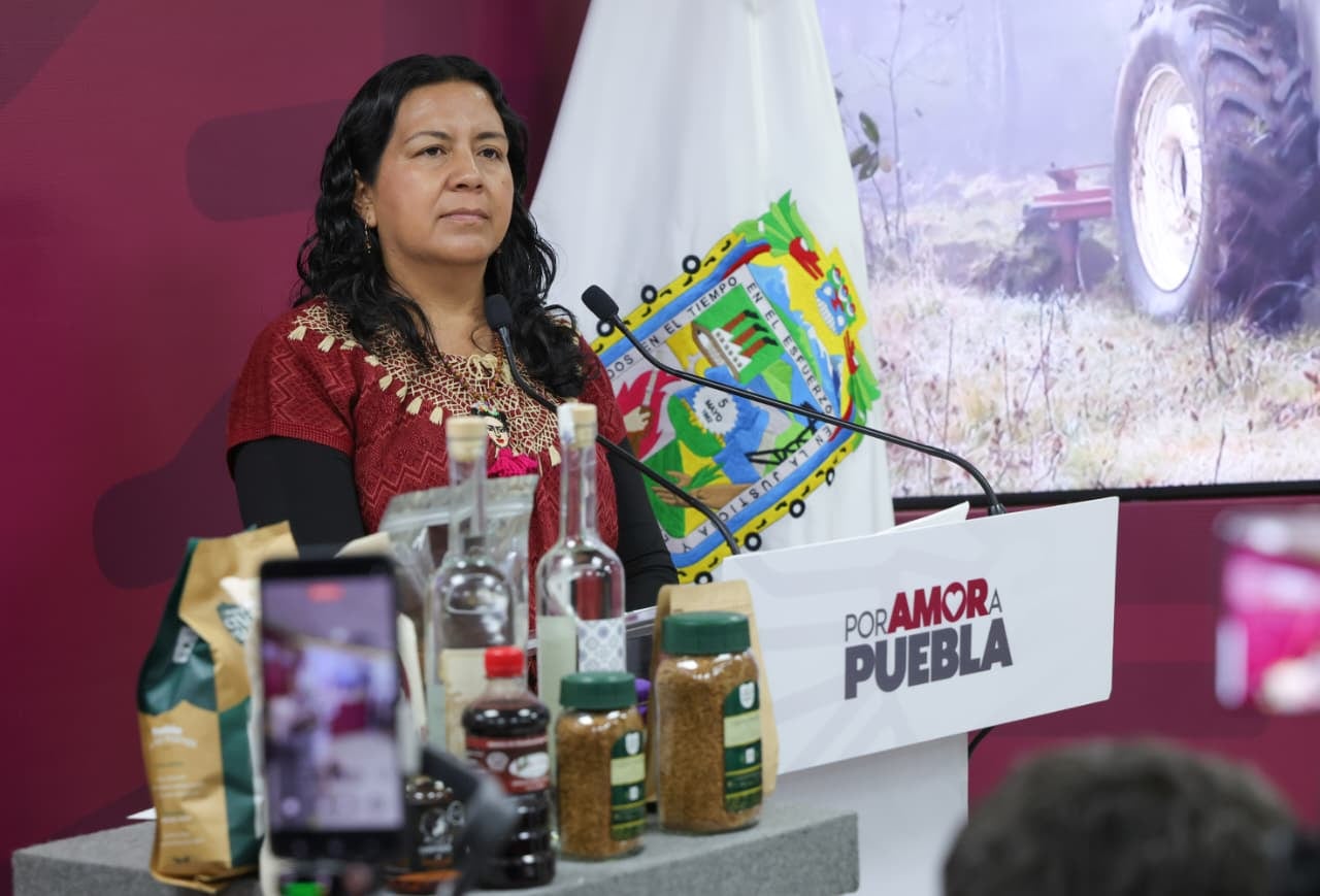 Puebla fortalece el campo con tractores, drones y apoyos para productores.