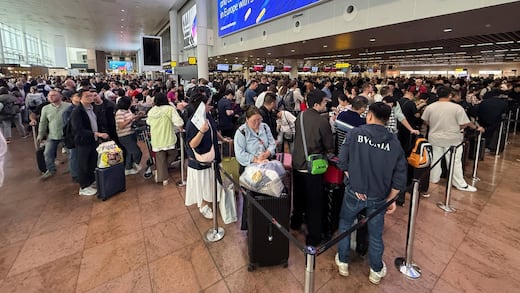 ICE despliega agentes en aeropuertos de Estados Unidos