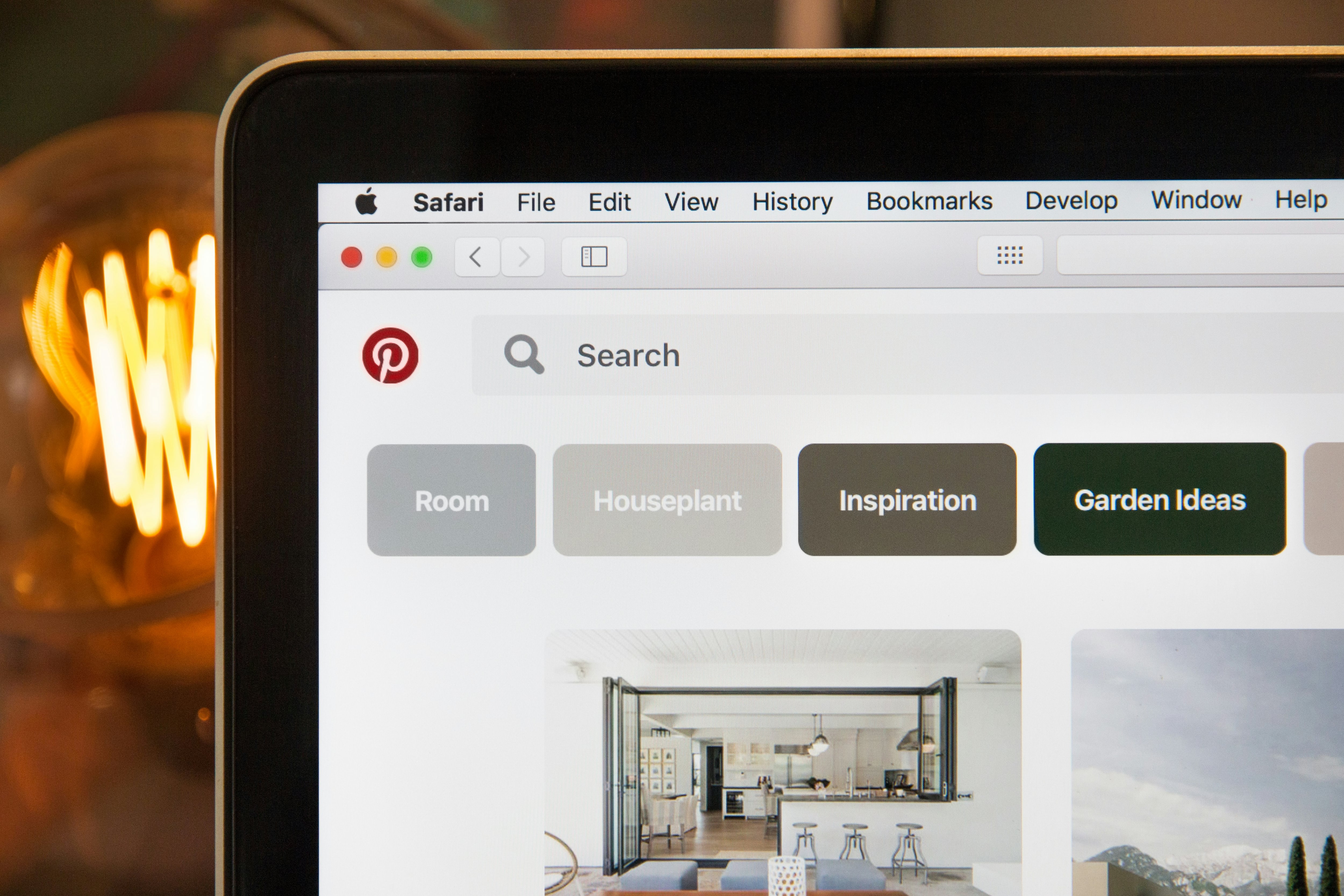 Pinterest se desploma tras anunciar despidos de trabajadores por IA