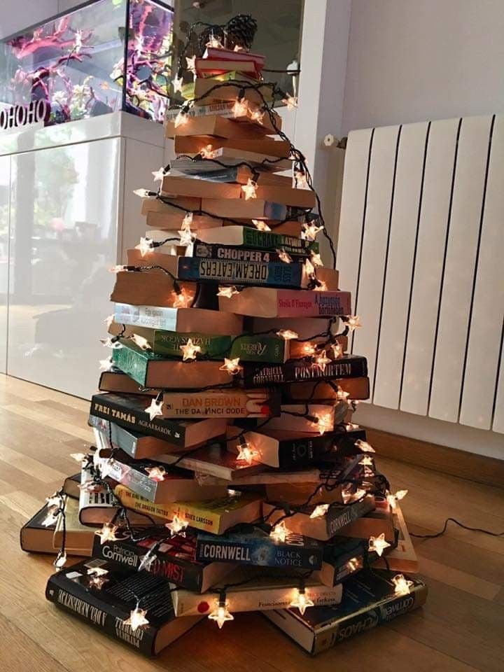 Árbol de Navidad con libros