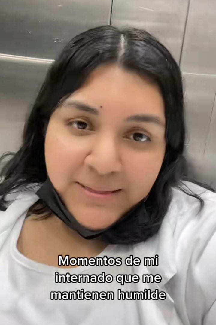 Joven comparte en TikTok que se quedó atorada con sus compañeros en un elevador