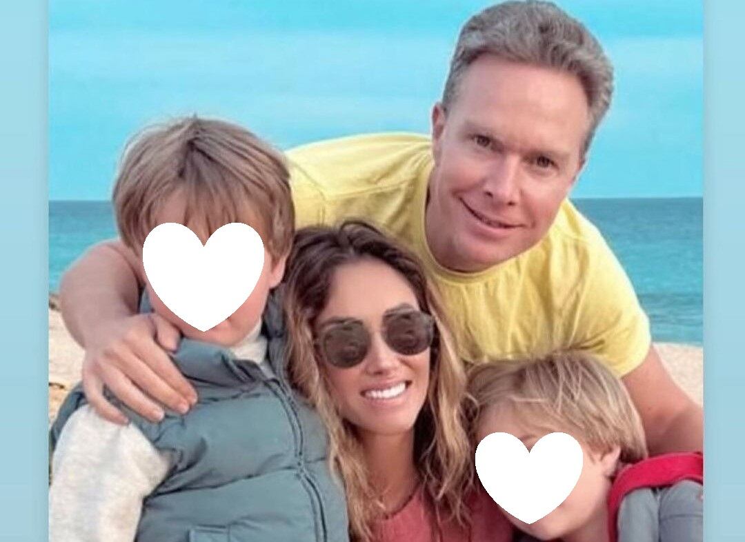 Anahí con su esposo Manuel y sus hijos.