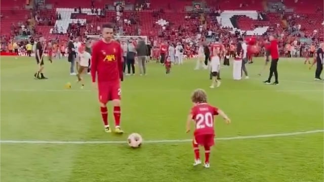Todos deben verlo: El video de Diogo Jota jugando con sus hijos que conmovió al mundo entero.