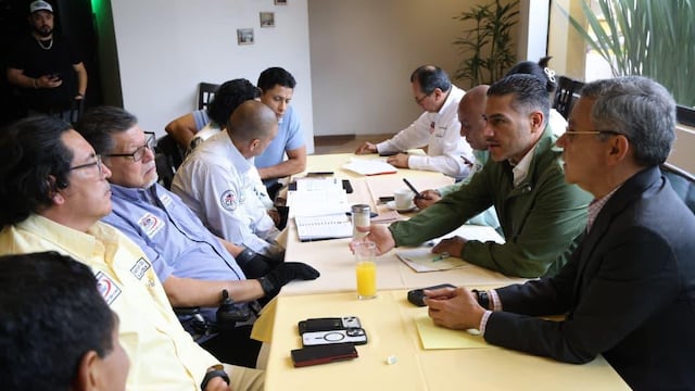 Omar García Harfuch sostiene reunión con transportistas de AMOTAC.