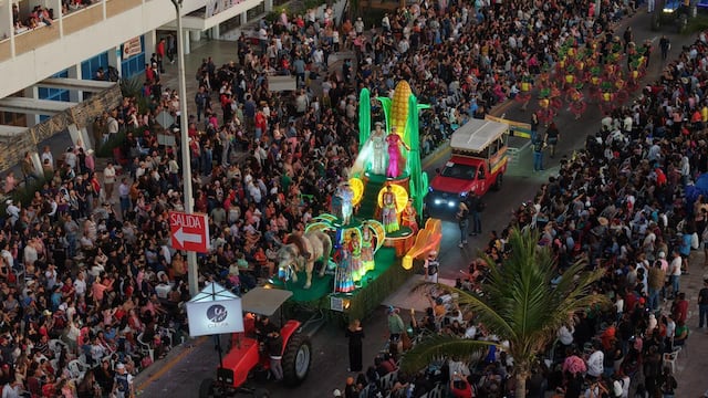 Más de 500 mil personas en el primer desfile del Carnaval de Mazatlán 2026