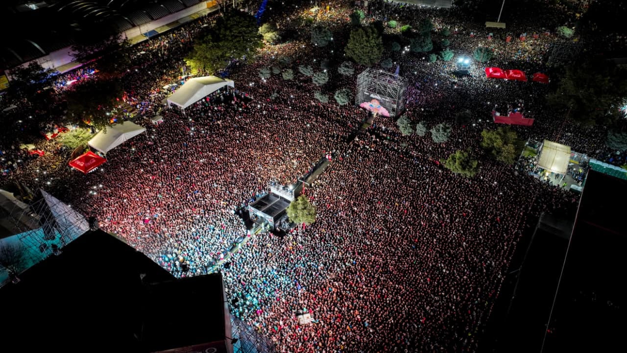 Caifanes reúne a más de 120 mil personas