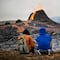 Islandia: Asan salchichas a pocos metros del volcán en erupción