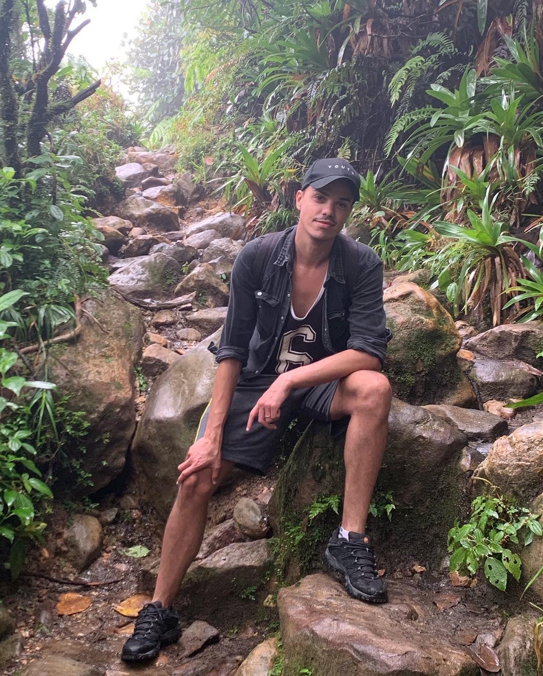 Karl Sanchez, el hombre detrás de Nicky Doll.