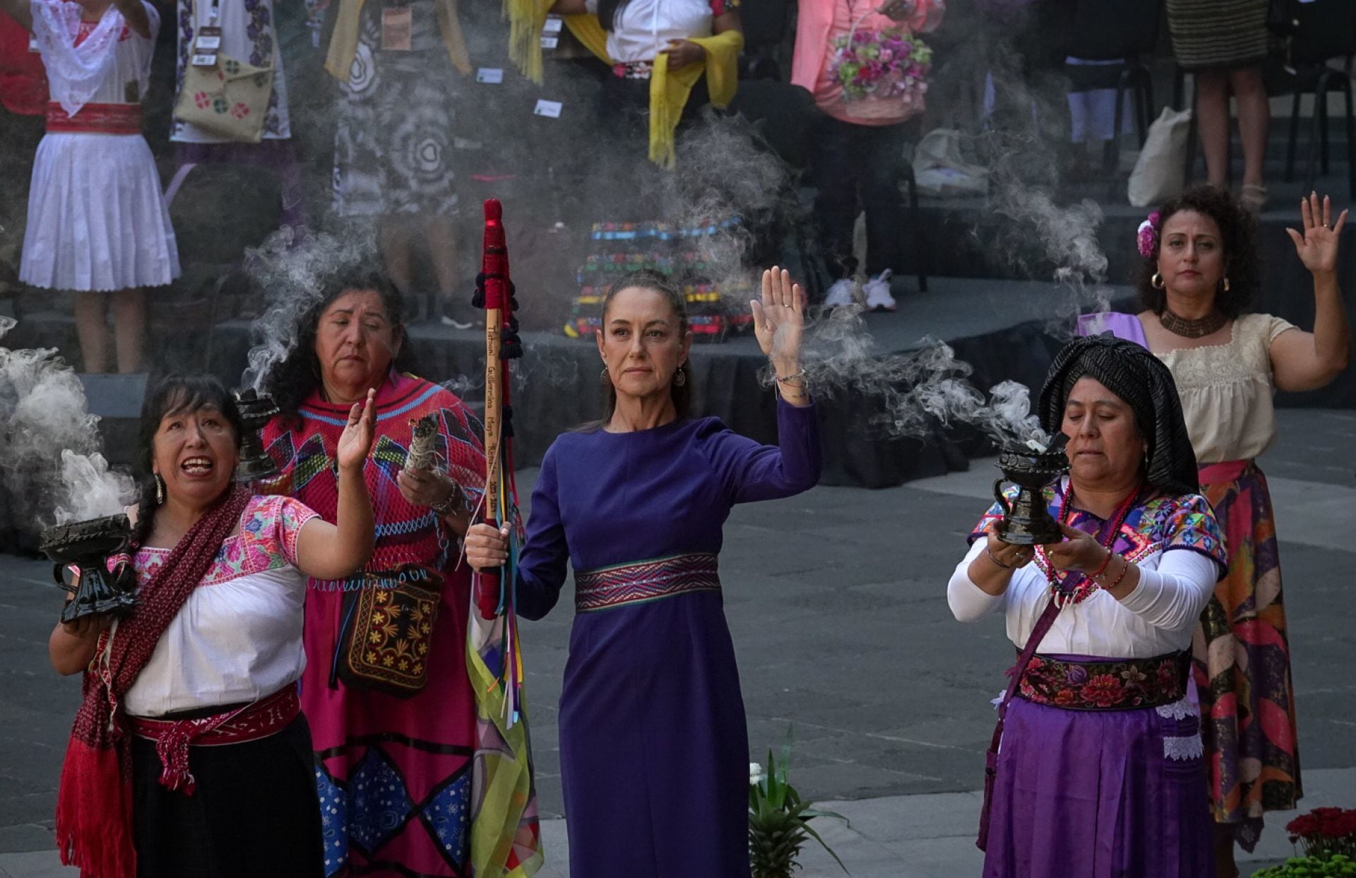 Claudia Sheinbaum conmemoró el Día Internacional de la Mujer 2025, Año de la Mujer Indígena, con un ritual en Palacio nacional