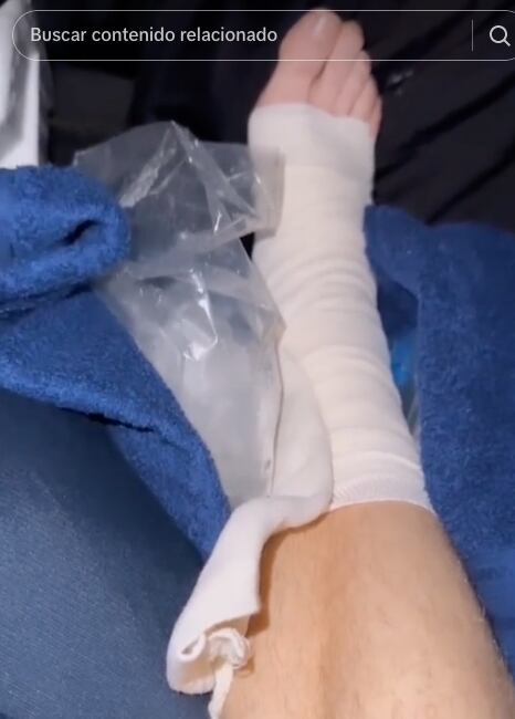 Jay de la Cueva se lastimó el pie mientras cantaba con Moderatto