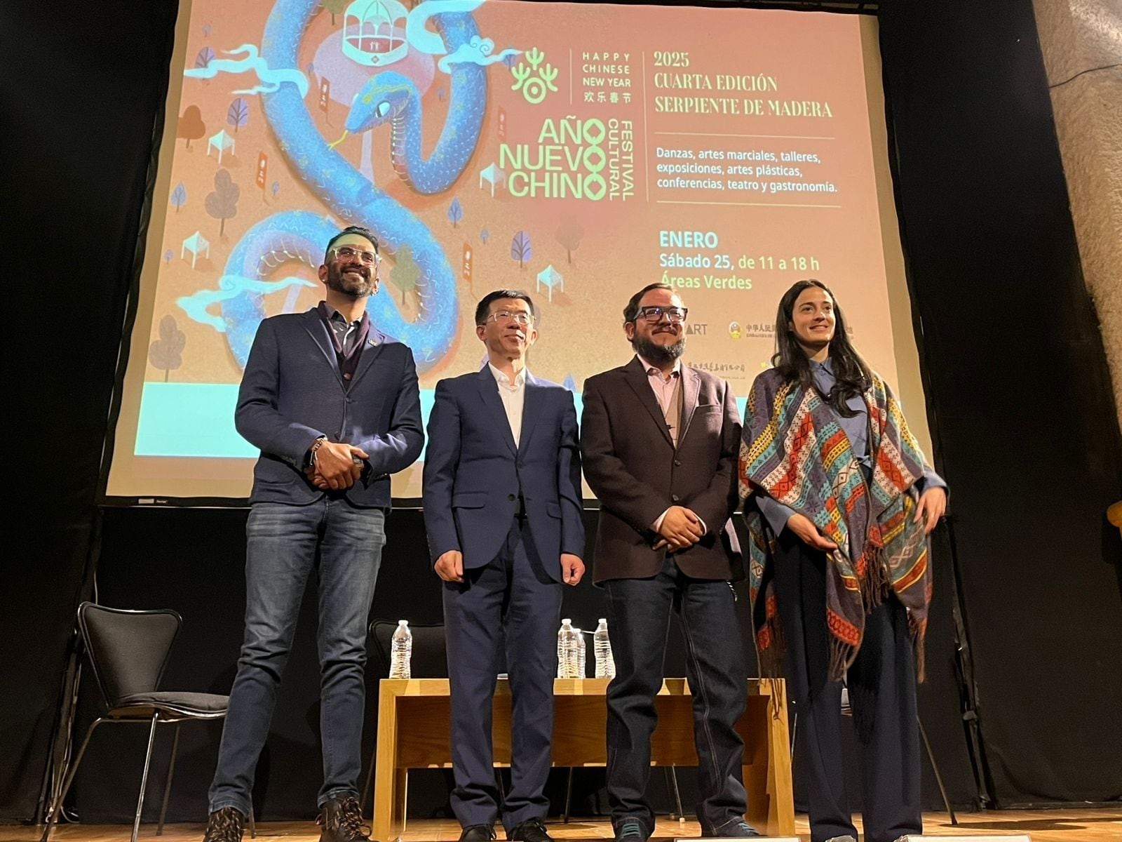 Raúl Uribe, Yang Chuanying, Vicente Jurado y Yaride Rizk en la presentación del festival Año Nuevo Chino 2025 en el Cenart