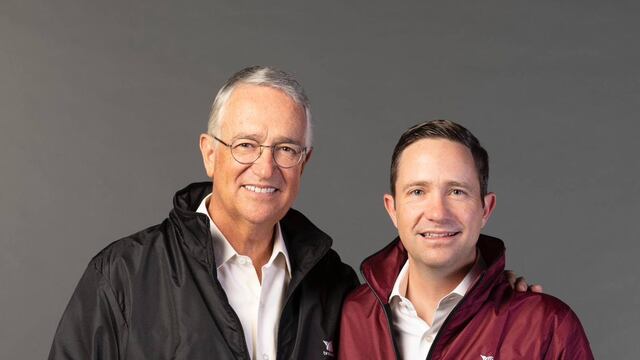 Ricardo Salinas Pliego y su hijo Benjamín Salinas