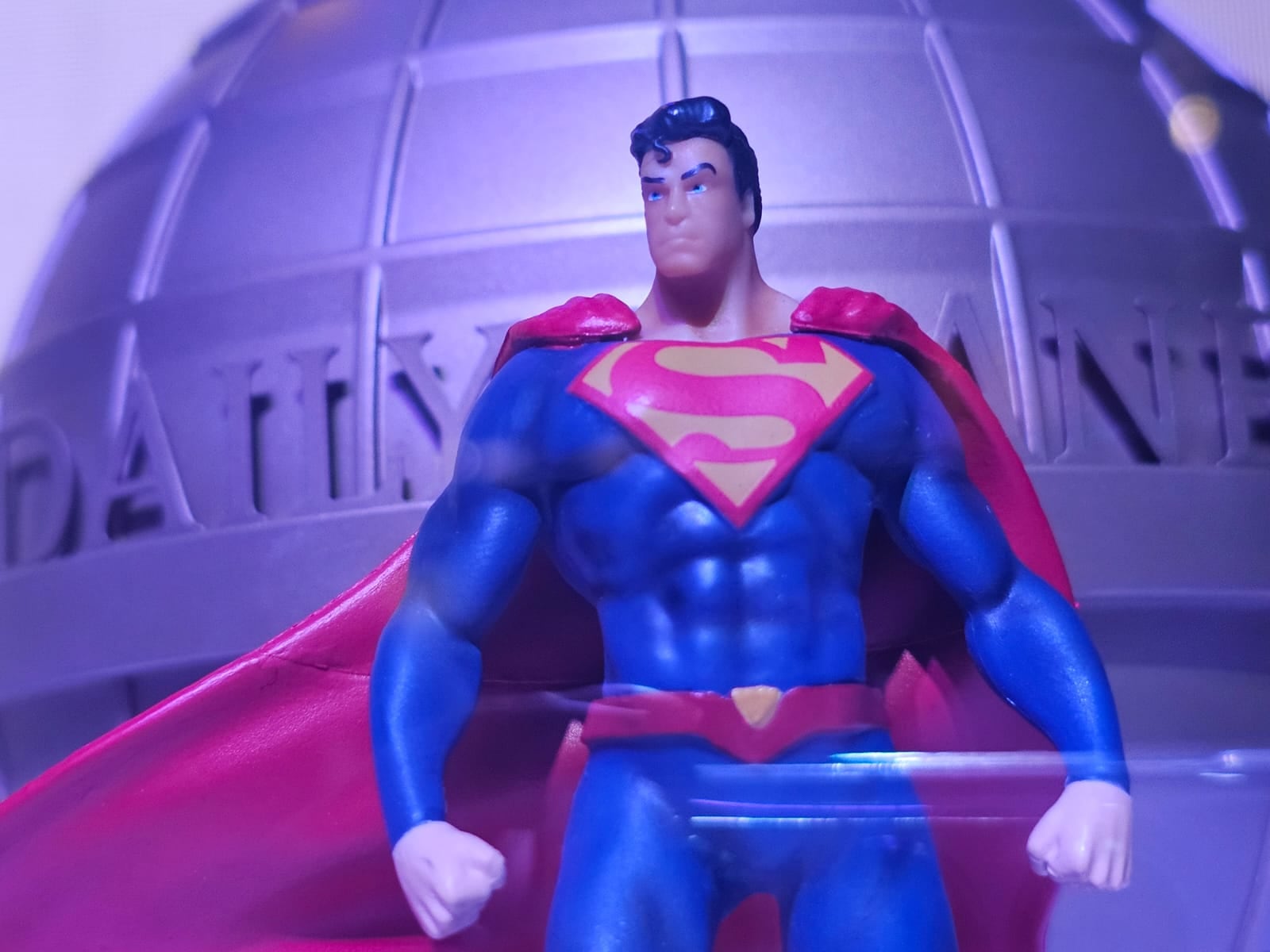 Palomera de Superman que venderán en Cinépolis por los 100 años de Warner