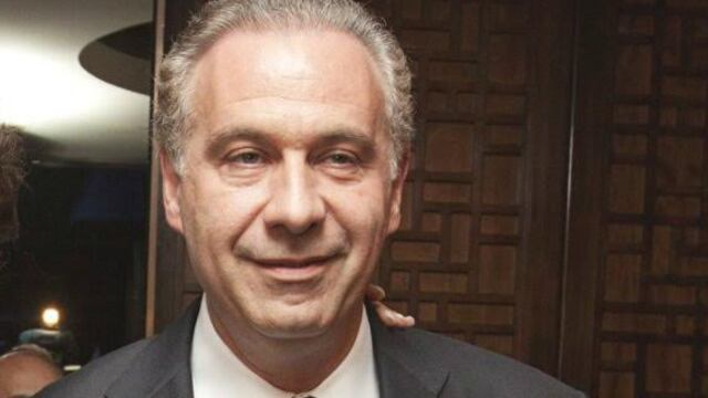 Ayer un grupo fuertemente armado sacó de un restaurante de Lomas de Chapultepec, al abogado de Carlos Romero Deschamps, Juan Collado, lo que se trató de mantener en absoluta secrecía en la Fiscalía General de la República.