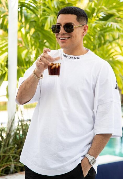 Eduin Caz de Grupo Firme