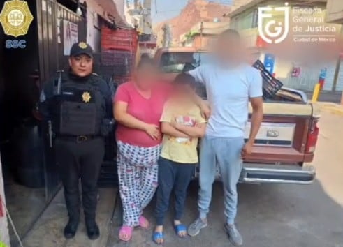 Localizan con vida a titular de credencial encontrada en fosa clandestina