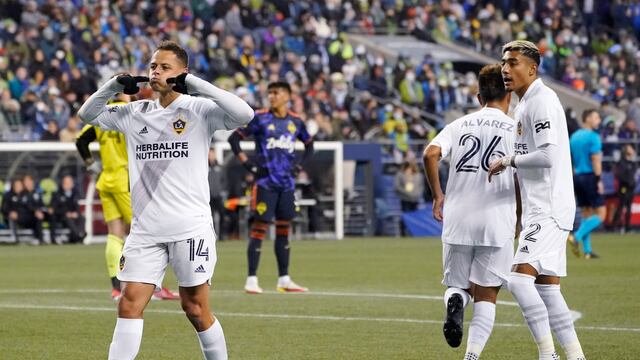 Chicharito Hernández celebra un gol con el Galaxy