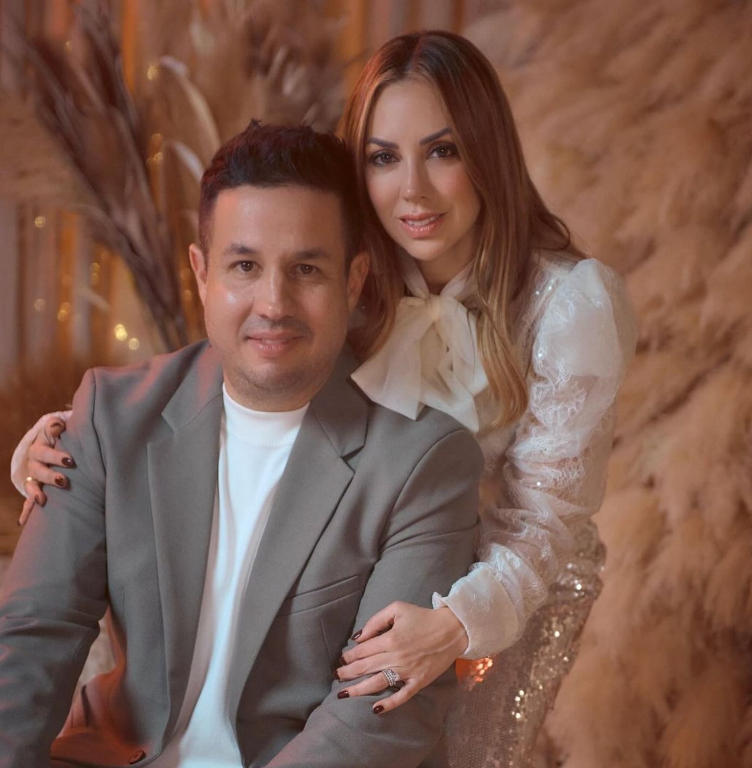 La candidata a diputada Perla Villarreal, y su esposo, Joel Caballero