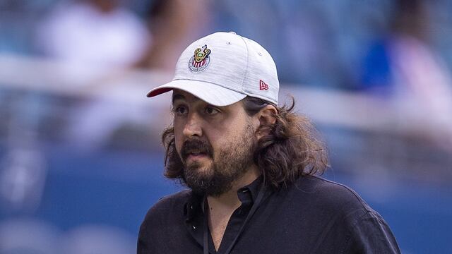 Aficionados de Chivas explotan contra Amaury Vergara pese a la victoria vs Pumas