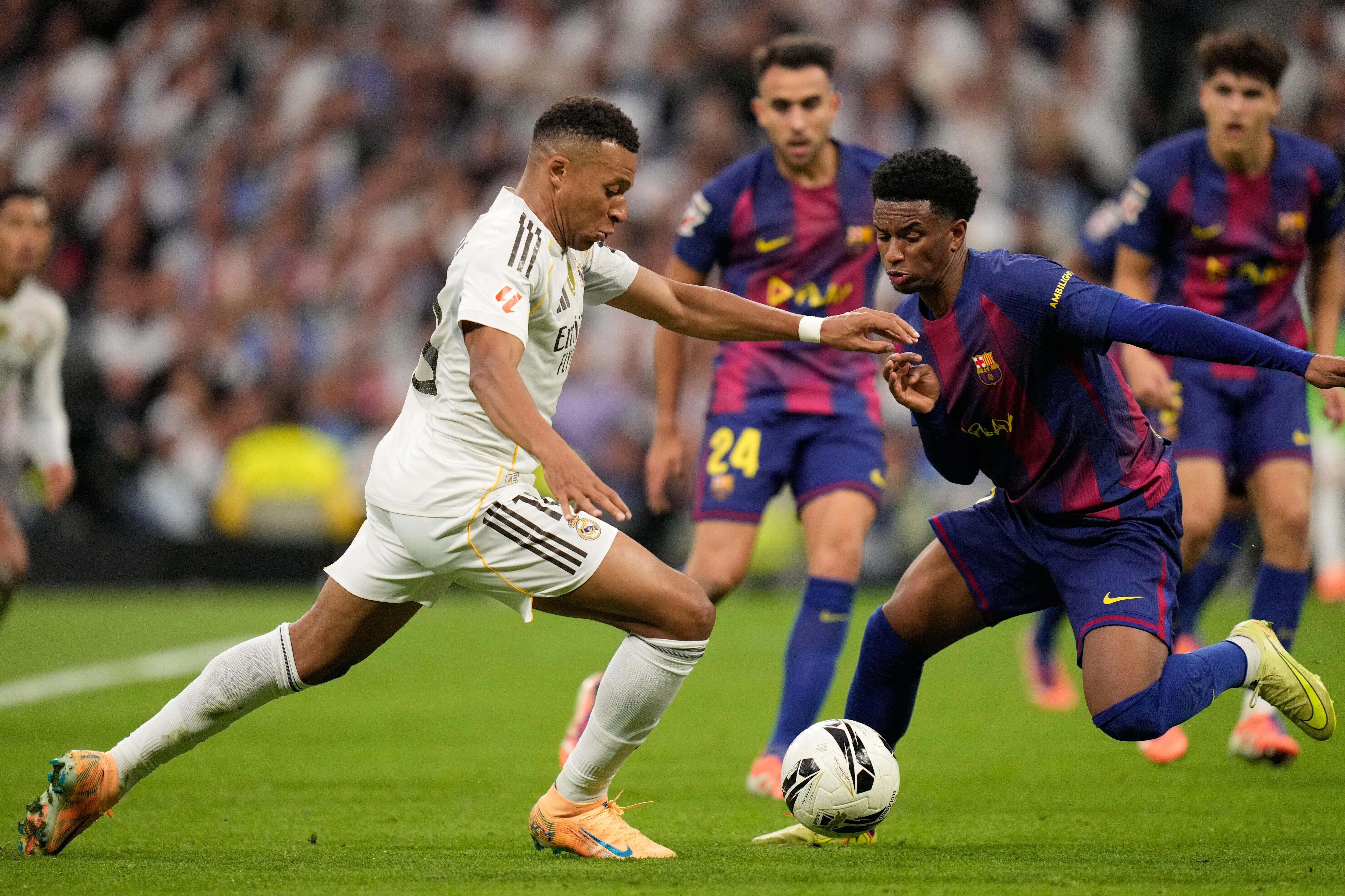 Real Madrid vs FC Barcelona en vivo: Sigue las acciones de El Clásico de LaLiga.