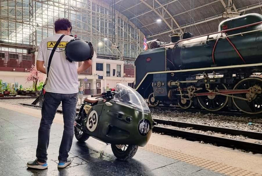 Recrean motocicleta de Bulma de Dragon Ball