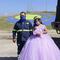 Quinceañera realiza sesión de fotos en basurero donde trabaja su papá