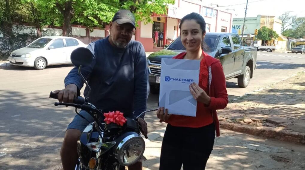 Diana Pérez y su padrastro Don Derlis