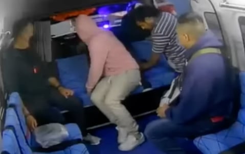 dos militares frustran asalto de combi en Naucalpan/captura de video