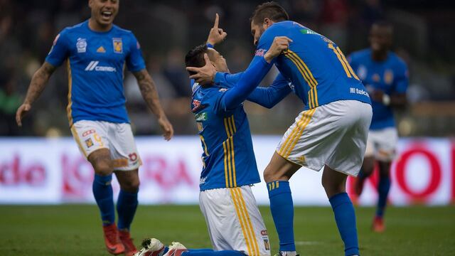 Juninho festeja su diana.