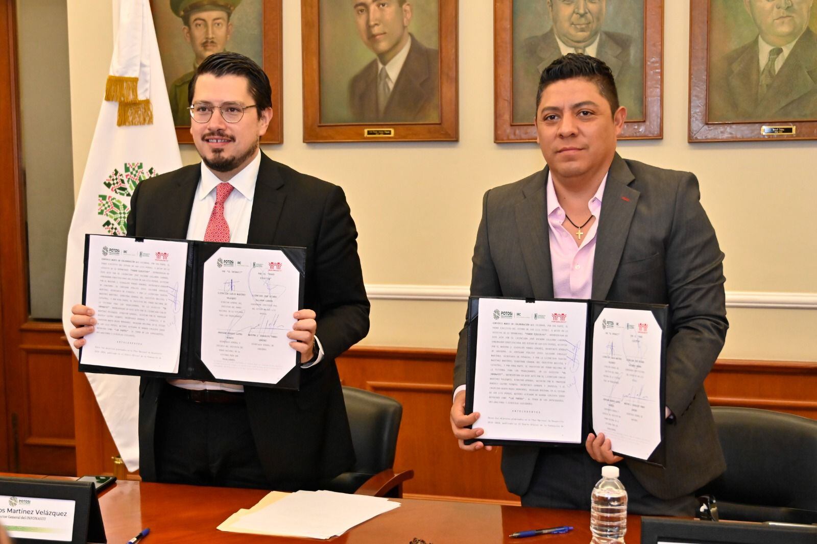 Carlos Martínez Velázquez y Ricardo Gallardo firmaron un convenio entre Infonavit y San Luis Potosí