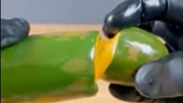 Prueba a condón con cuchillo