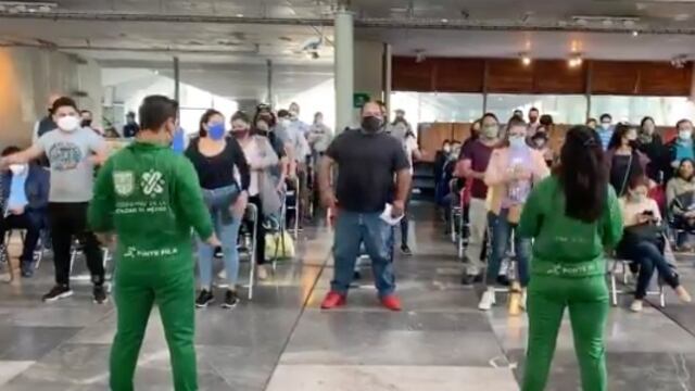 Millennials se preparan al ritmo de Jeans