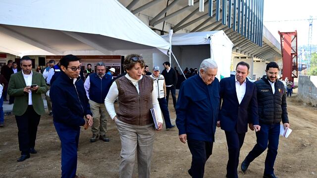 El presidente AMLO supervisó las obras de la segunda etapa del Tren México-Toluca, acompañado de funcionarios del EDOMÉX y CDMX