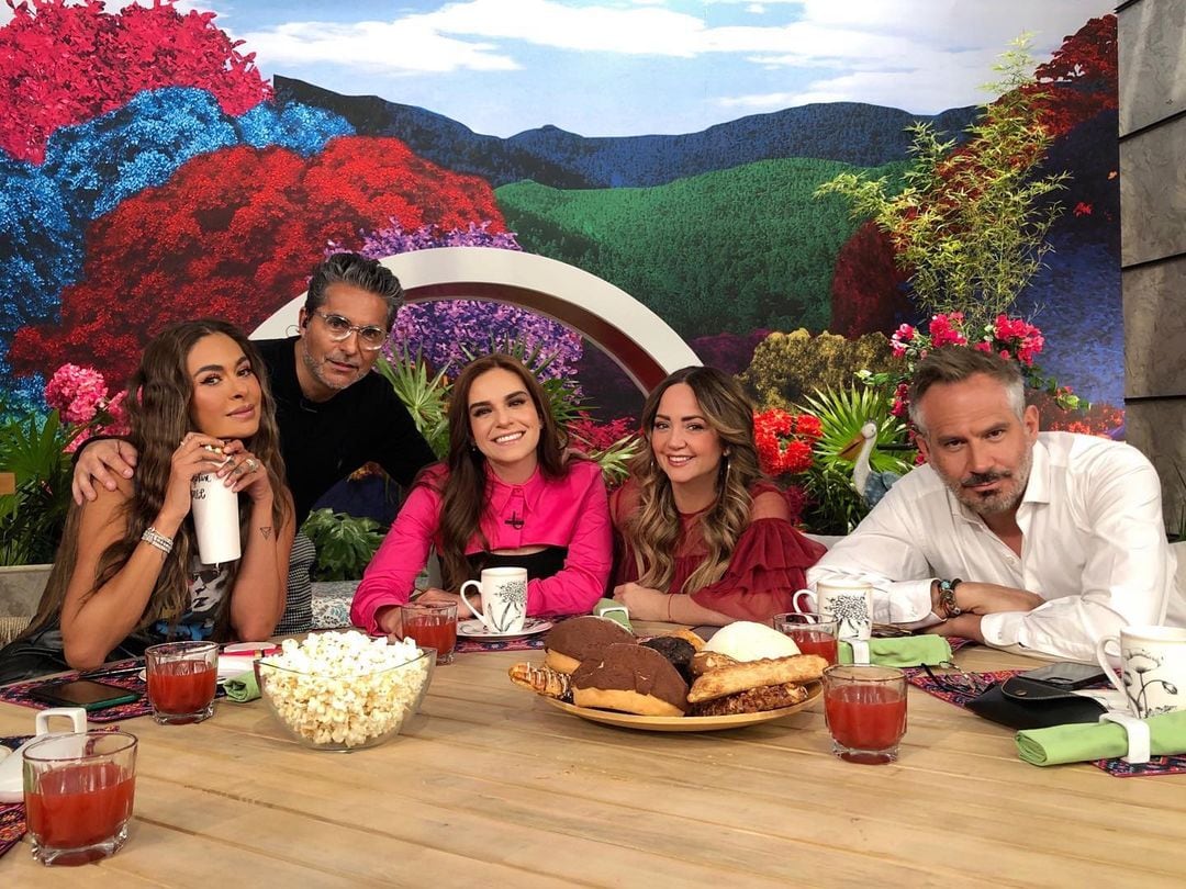 Galilea Montijo, Raúl Araiza, Tania Rincón, Andrea Legarreta, Arath de la Torre